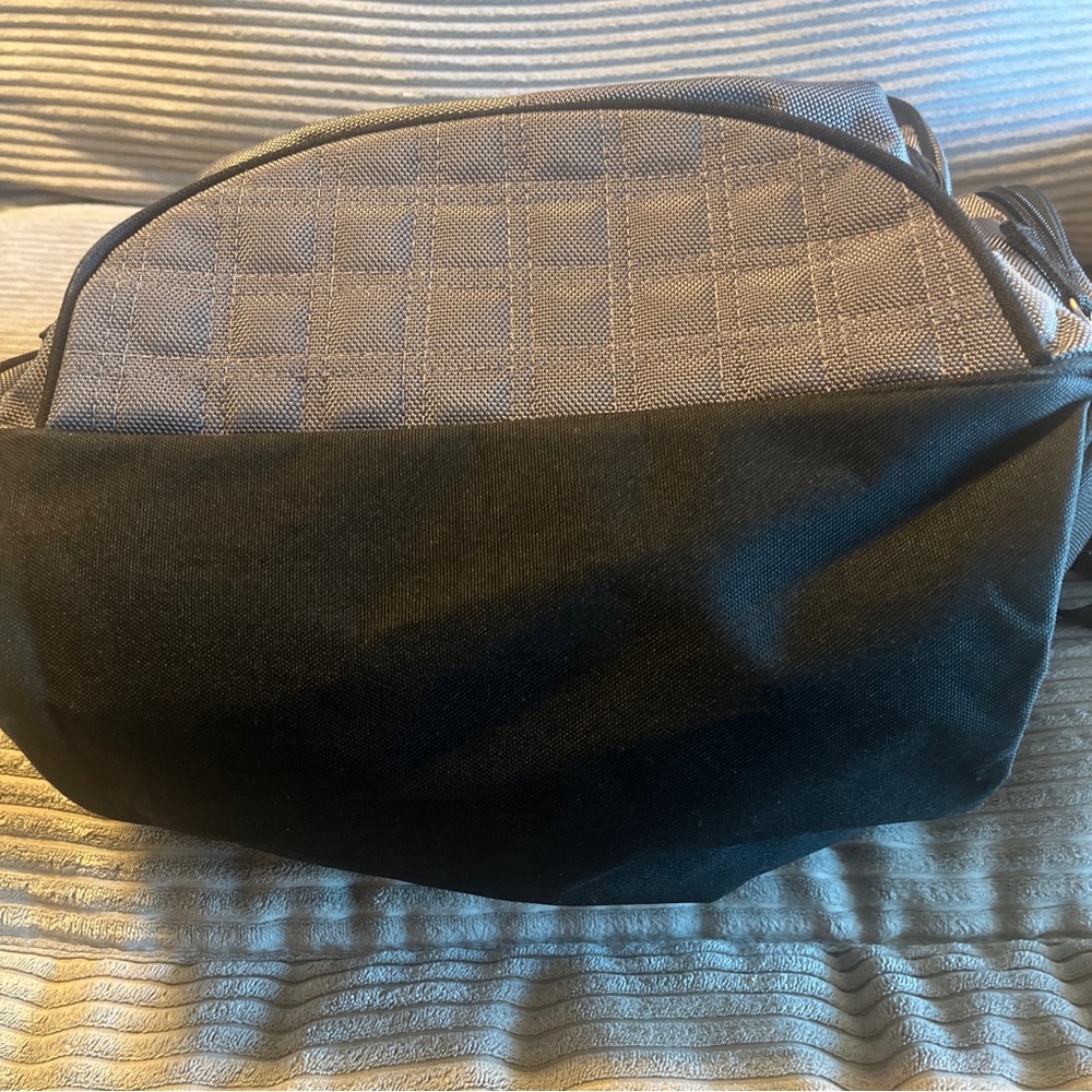 OGIO Metro Backpack  Excellent Gray Black - Picture 5 of 12